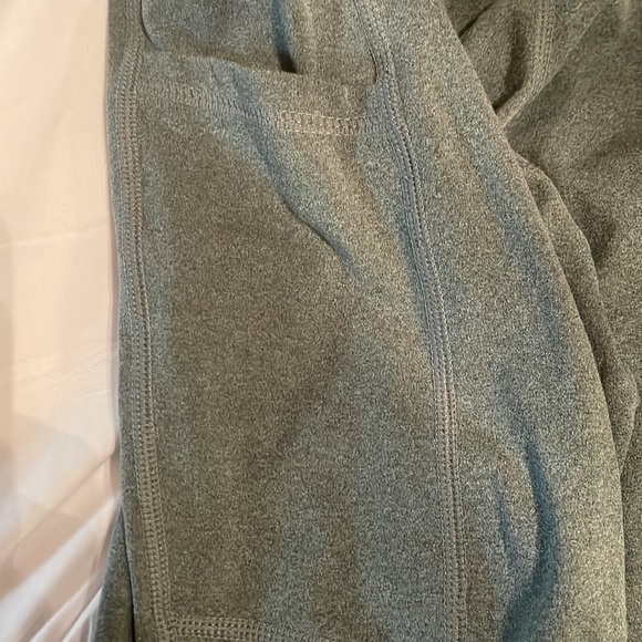 Amazon grey leggings with pockets - Picture 3 of 3